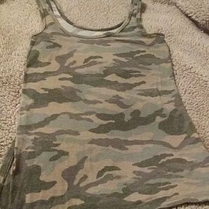 Camo tank